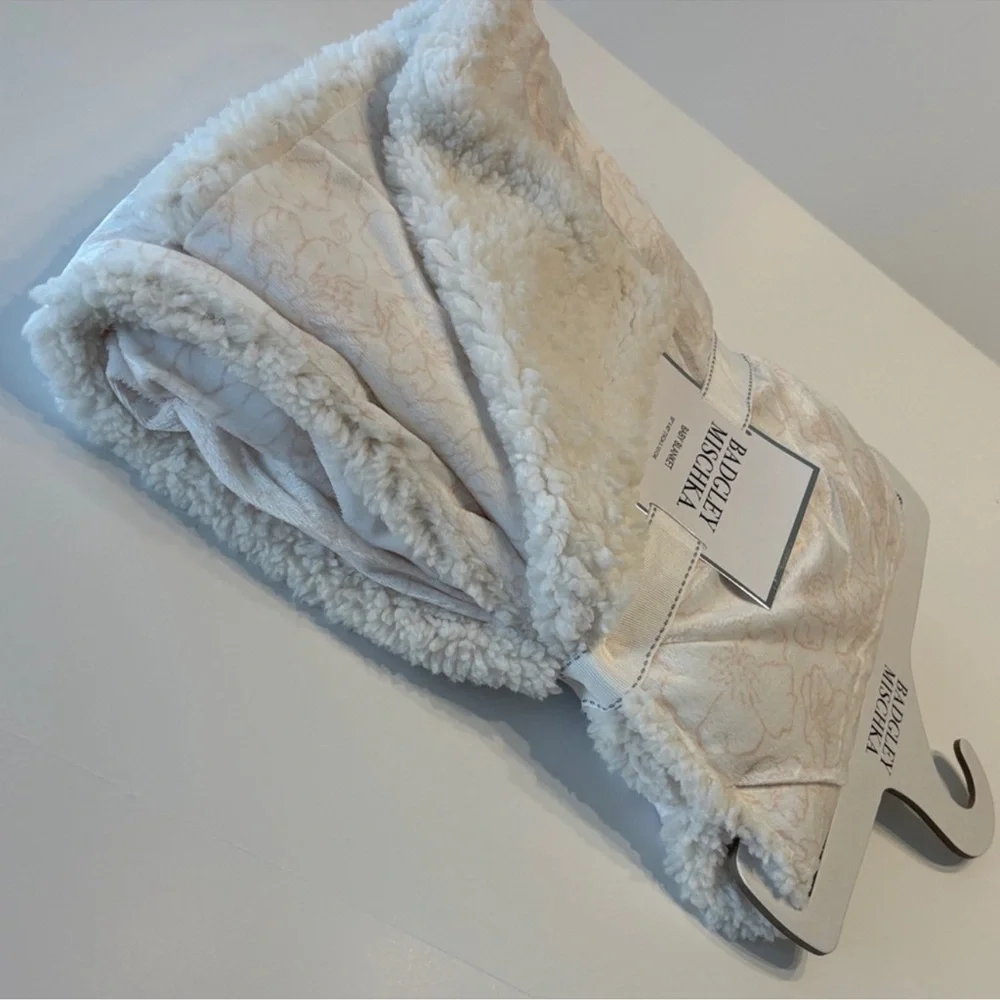 Badgley Mischka ** badgley